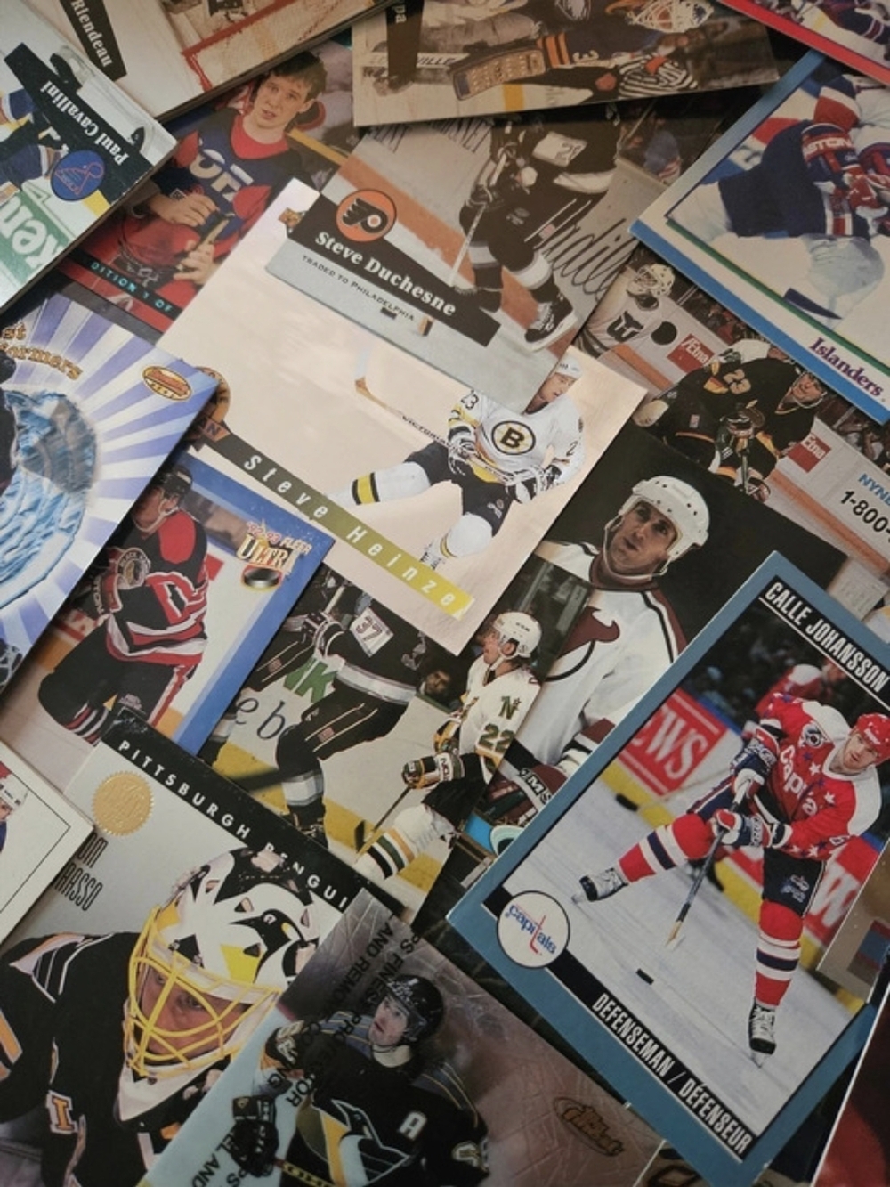 50 random 90s collectable hockey cards